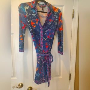 BCBG MAXAZRIA sz SM gorgeous mini dress! Dk blue w pops of fun colors! Like new!
